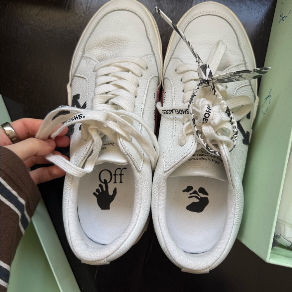 Off-White Low Vulcanized Sneakers in White, EU 41